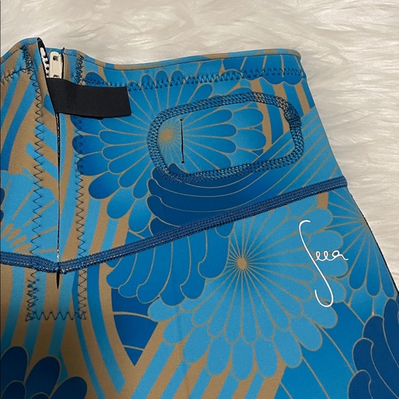 Seea Palisades 2mm Yulex Stylish Blue and Gold Women's Shorts- Seaflower - Picture 12 of 14